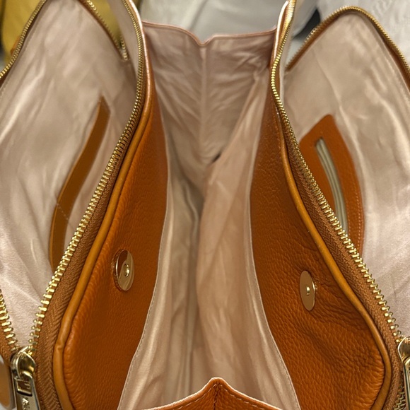 Valentina Rich Tan Shoulder Bag, Genuine Leather, Made in Italy - Picture 9 of 16